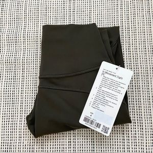 【NWT】Lululemon In Movement Tight Dark Olive Size 4